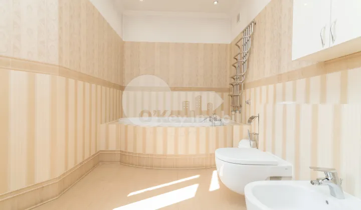 Дом, Чеканы, ДЖИНТА ЛАТИНЭ