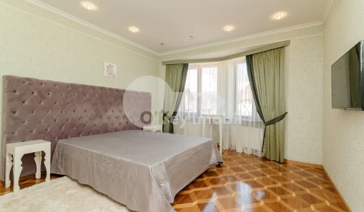 Дом, Чеканы, ДЖИНТА ЛАТИНЭ