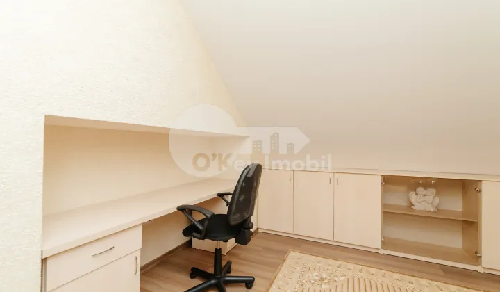 Дом, Чеканы, ДЖИНТА ЛАТИНЭ