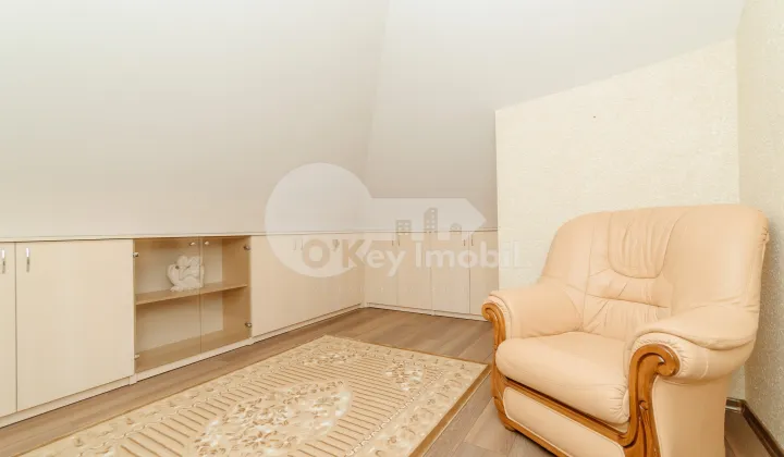 Дом, Чеканы, ДЖИНТА ЛАТИНЭ