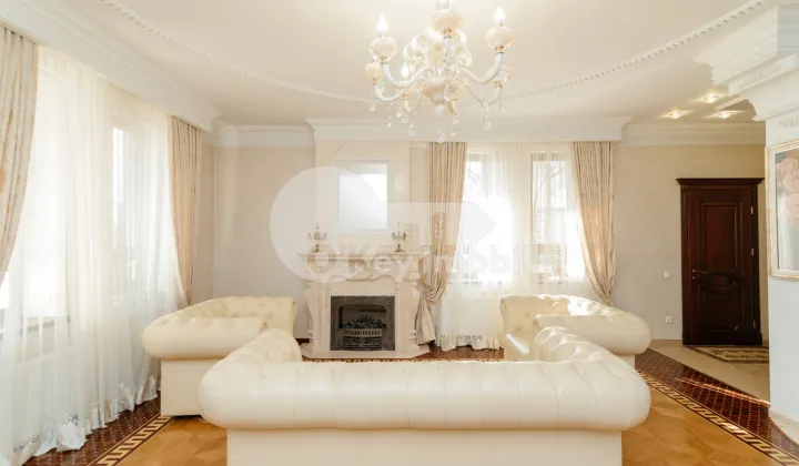 Дом, Чеканы, ДЖИНТА ЛАТИНЭ