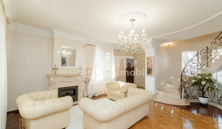 Дом, Чеканы, ДЖИНТА ЛАТИНЭ