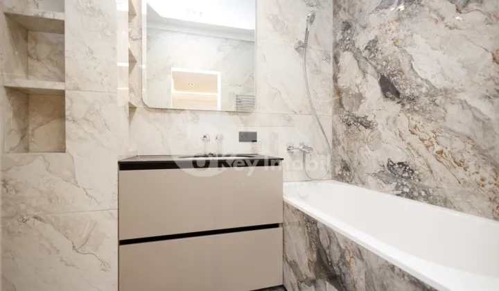 Квартира, Чеканы, МИРЧА ЧЕЛ БЭТРЫН