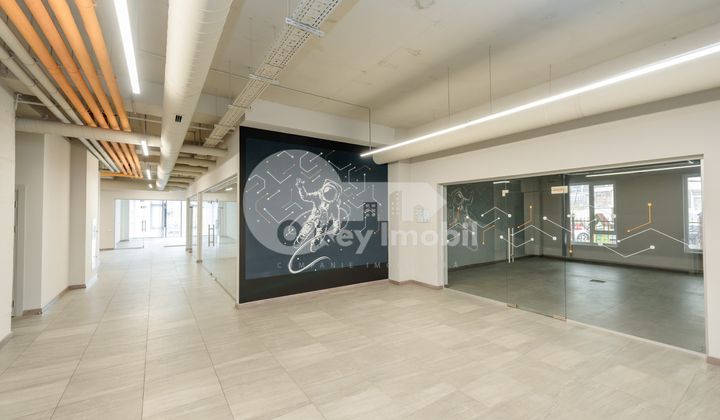 Oficiu, Centru, LEV TOLSTOI