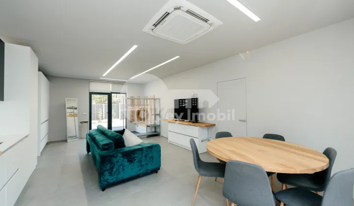 Casă, Centru, CAIȘILOR