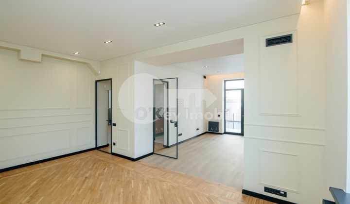 Oficiu, Buiucani, PARIS