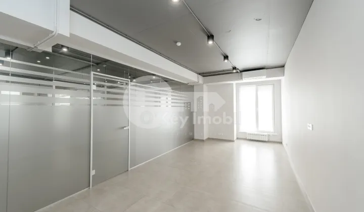 Комм. помещение, Центр, М. ВАРЛААМ