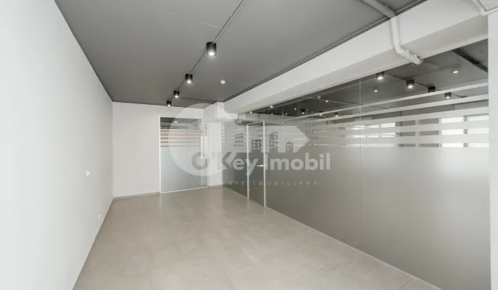 Комм. помещение, Центр, М. ВАРЛААМ