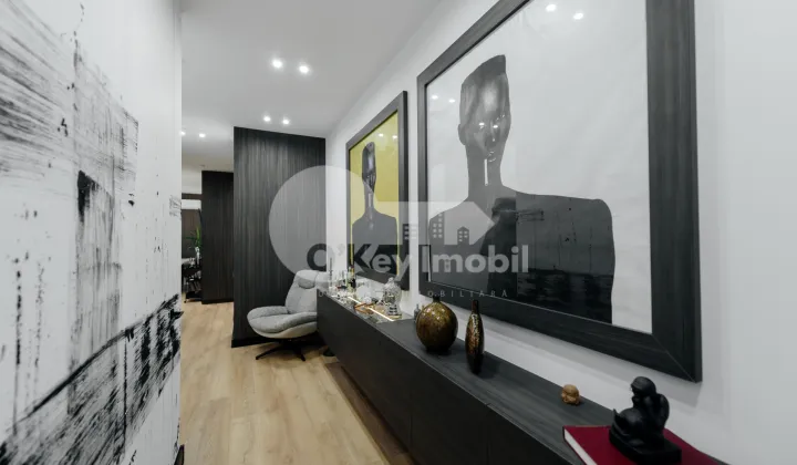 Пентхаус, Чеканы, МИРЧА ЧЕЛ БЭТРЫН