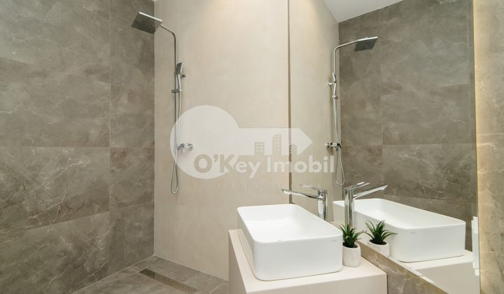 Penthouse, Centru, MELESTIU