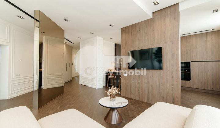 Penthouse, Centru, MELESTIU