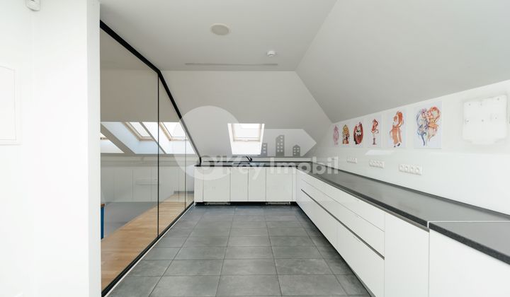 Oficiu, Centru, EUGEN DOGA