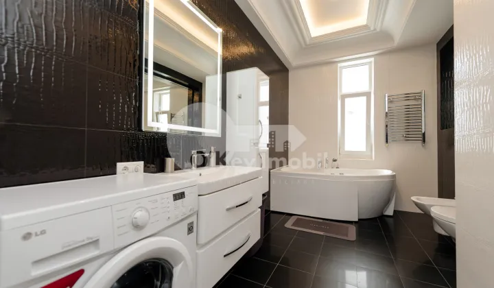 Apartament, Centru, PETRU RAREȘ