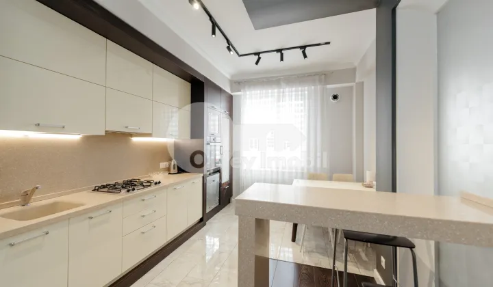 Apartament, Centru, PETRU RAREȘ