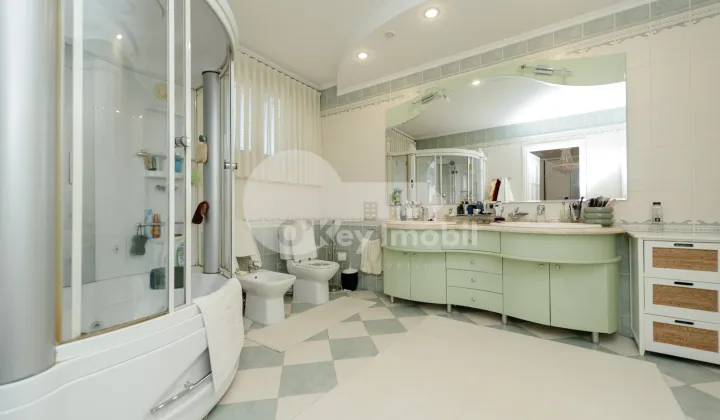 Комм. помещение, ТОГАТИН