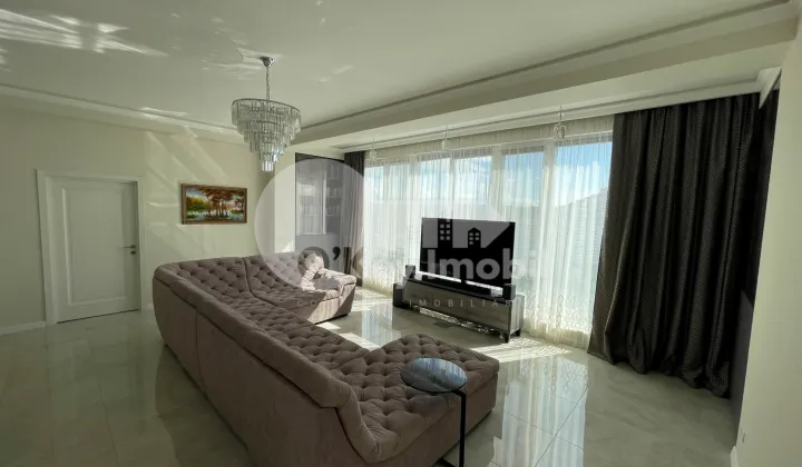 Penthouse, Botanica, BUREBISTA