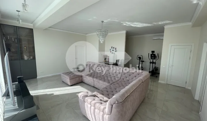 Penthouse, Botanica, BUREBISTA