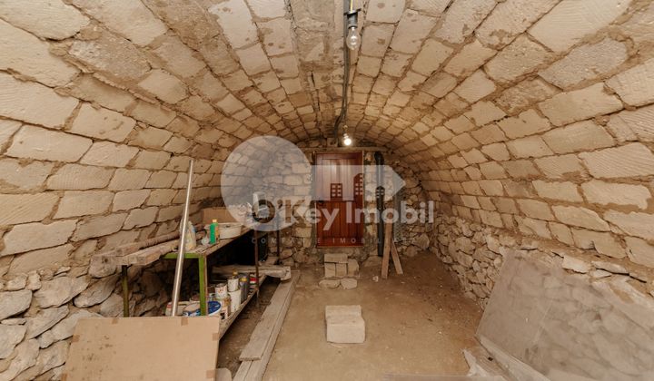 Casă, MĂGDĂCEȘTI