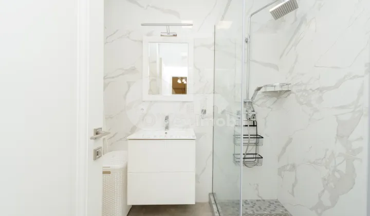 Penthouse, Botanica, BUREBISTA