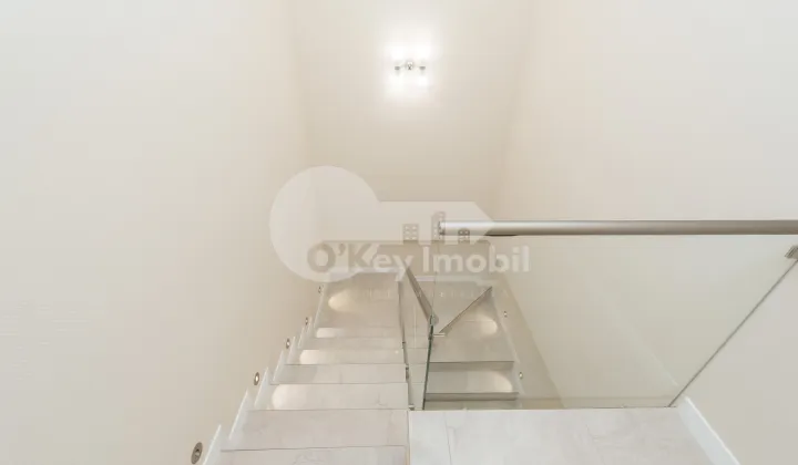 Penthouse, Botanica, BUREBISTA