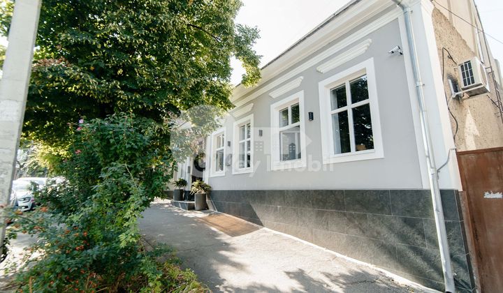 Oficiu, Centru, MIHAI EMINESCU