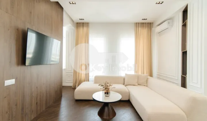 Penthouse, Centru, MELESTIU