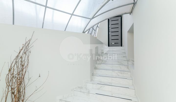 Офис, Центр, ПЕТРУ МОВИЛЭ