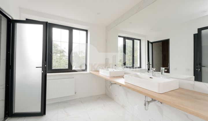 Комм. помещение, Центр, БУЛГАРЭ