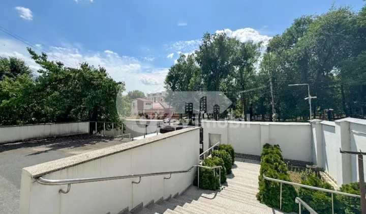 Офис, Центр, ГРИГОРЕ УРЕКЕ