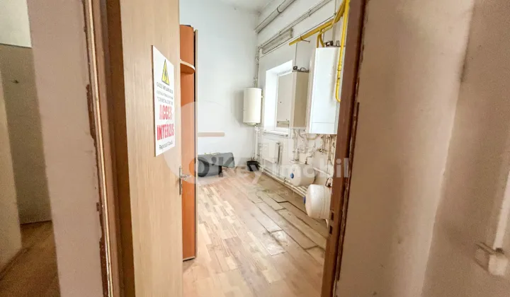 Склад, Чеканы, УЗИНЕЛОР