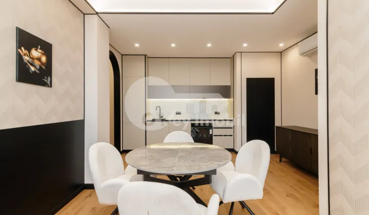 Квартира, Центр, МИХАЙ ЕМИНЕСКУ