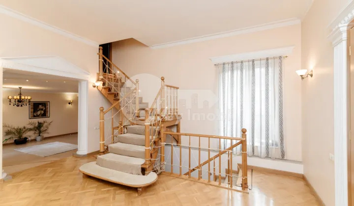 Casă, Buiucani, PRIMĂVERII