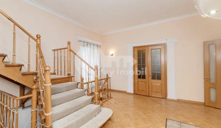 Casă, Buiucani, PRIMĂVERII