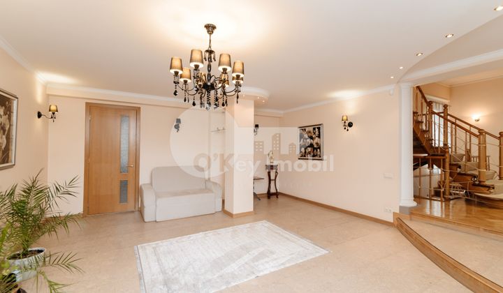 Casă, Buiucani, PRIMĂVERII