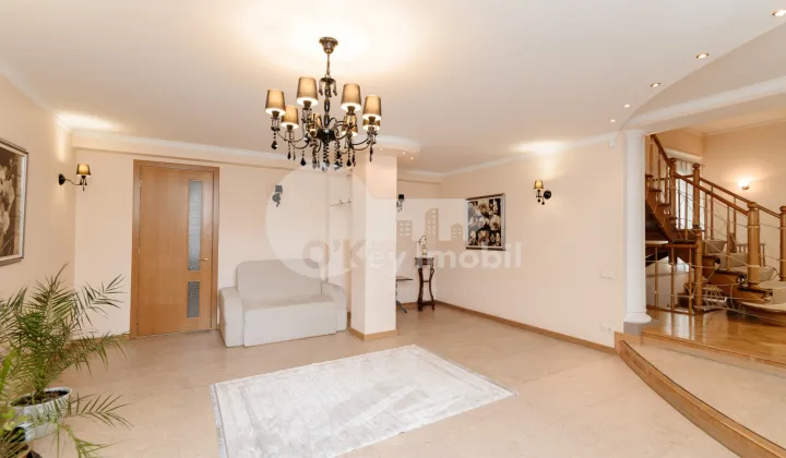 Casă, Buiucani, PRIMĂVERII