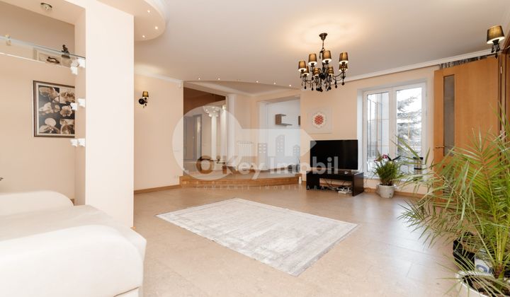 Casă, Buiucani, PRIMĂVERII