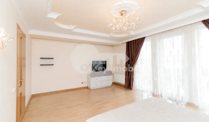 Casă, Buiucani, PRIMĂVERII