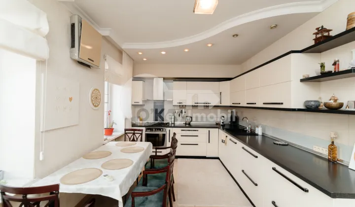 Casă, Buiucani, PRIMĂVERII