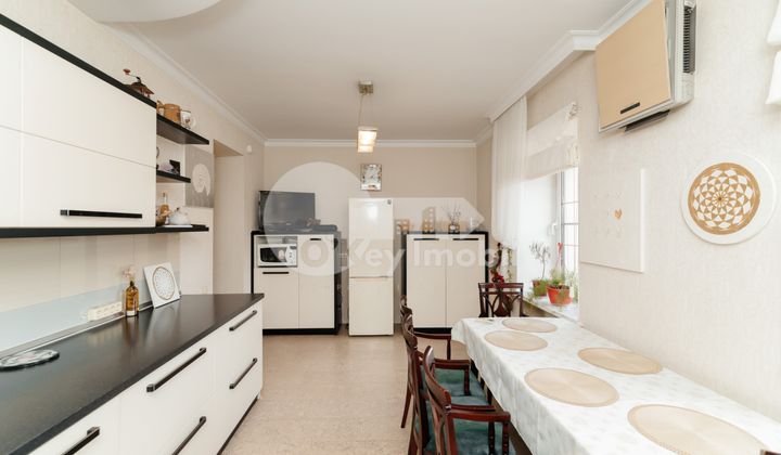 Casă, Buiucani, PRIMĂVERII