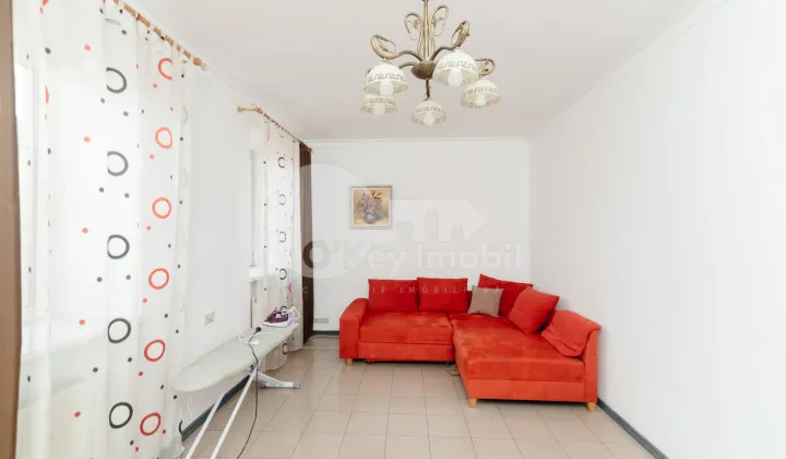 Casă, Buiucani, PRIMĂVERII