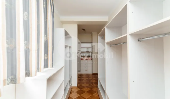 Casă, Buiucani, PRIMĂVERII