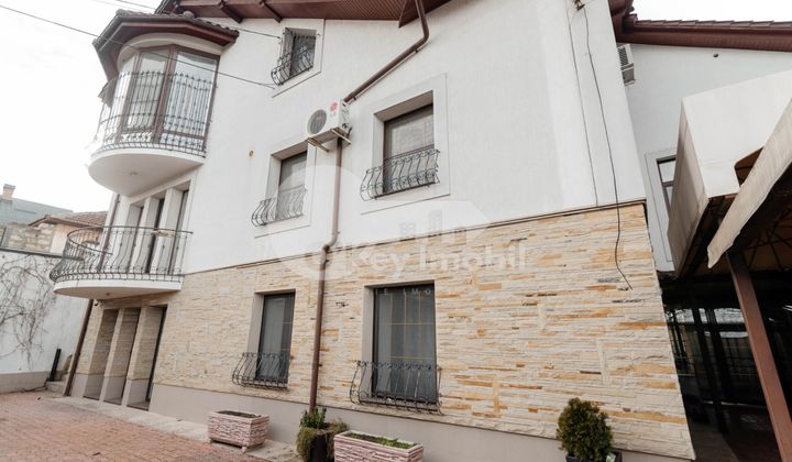 Casă, Buiucani, PRIMĂVERII