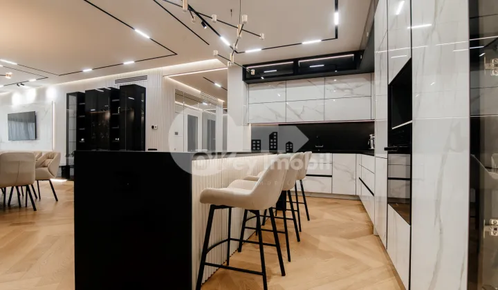 Penthouse, Centru, BUJORILOR