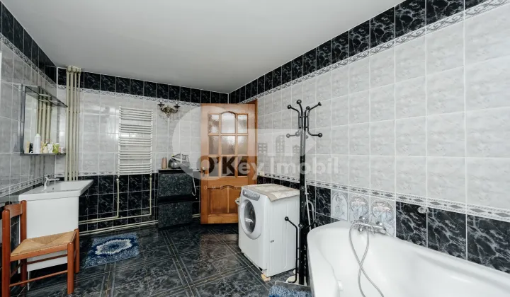 Дом, КОЖУШНА