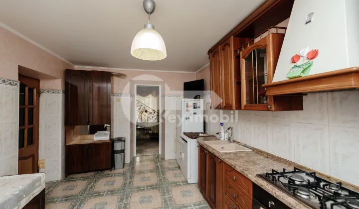 Дом, КОЖУШНА