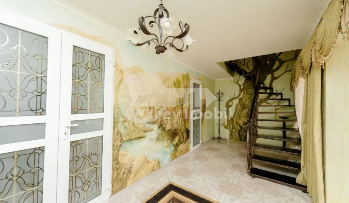 Дом, КОЖУШНА