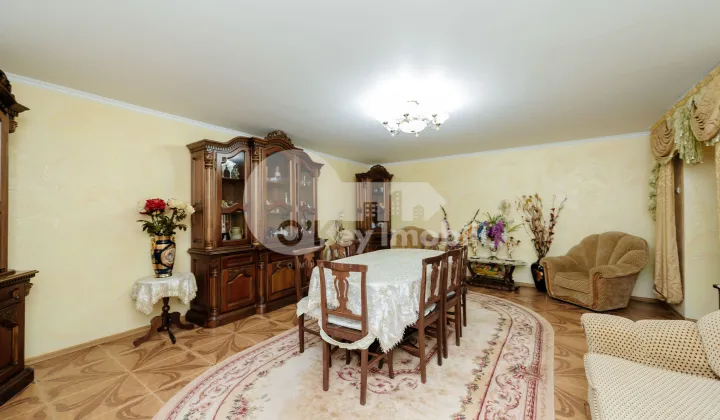 Дом, КОЖУШНА