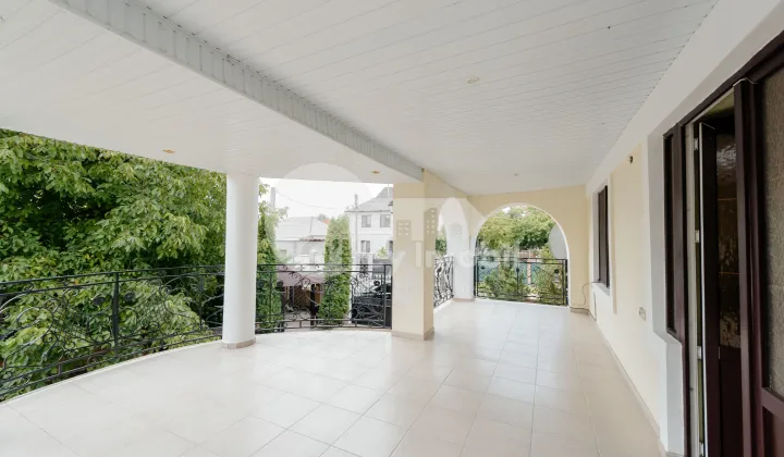 Дом, КОЖУШНА