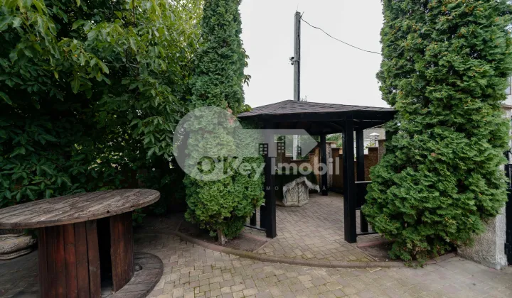 Дом, КОЖУШНА