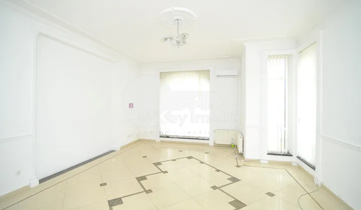 Офис, Центр, ТОМА ЧОРБЭ